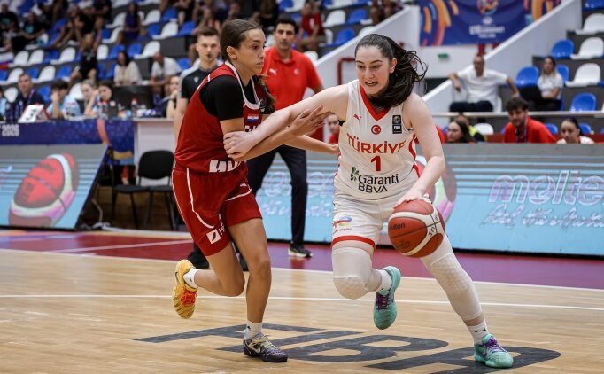 Millilerden farkl� zafer: T�rkiye �eyrek finalde!