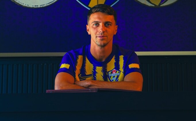 Ey�pspor, Simone Giordano'yu kadrosuna katt�