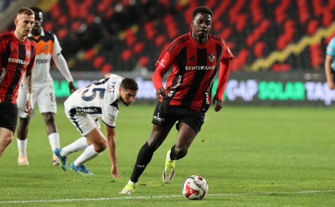 Samsunspor'dan savunma ve forvet hatt�na transfer