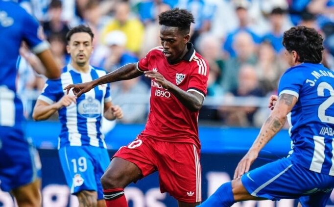 Sevilla deplasmanda tek golle kazand�