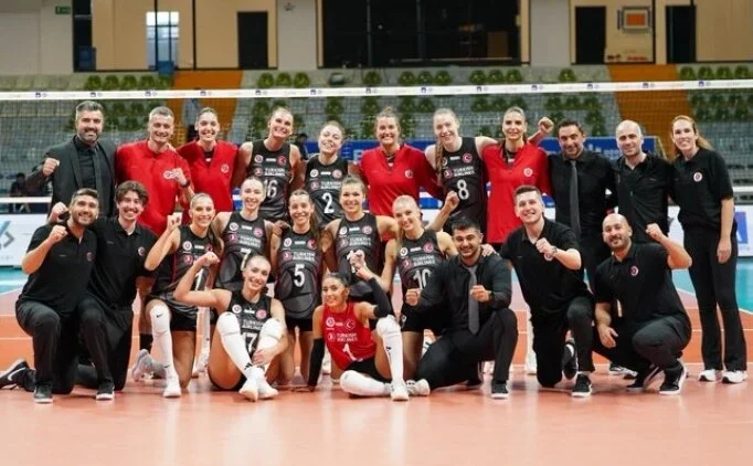 THY'den Kupa Voley'de galibiyet!