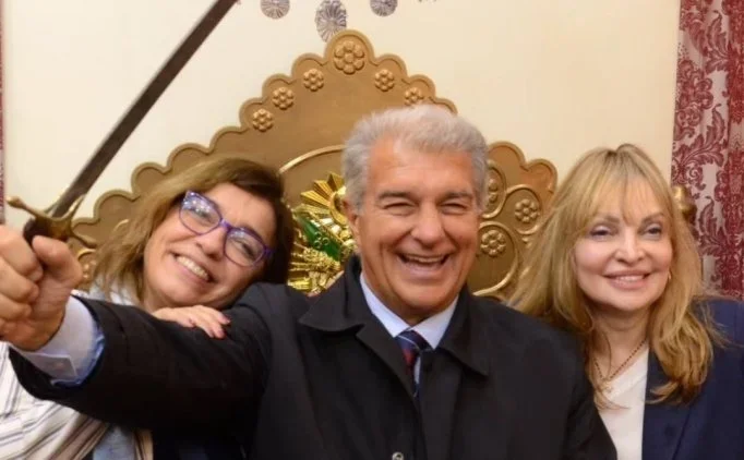 Laporta'dan �stanbul'da dikkat �eken poz!