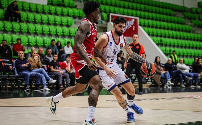 Anadolu Efes, Hapoel Tel Aviv'e farkl� yenildi!