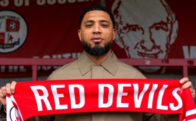 Colin Kaz�m-Richards'tan s�rpriz imza