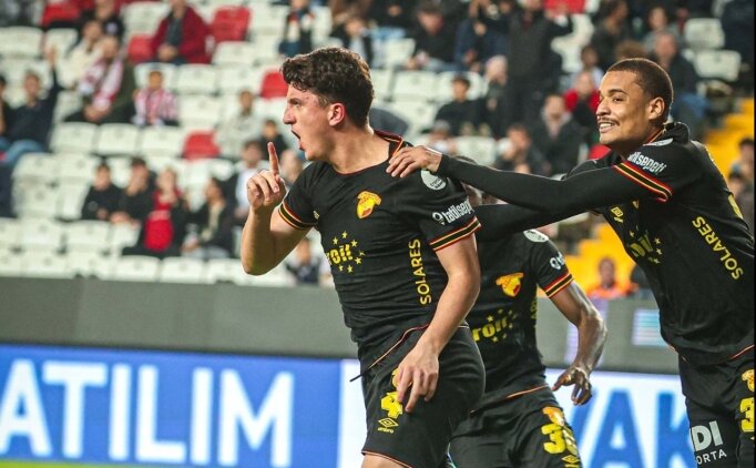 G�ztepe'de Taha Alt�karde� kul�bede kald�