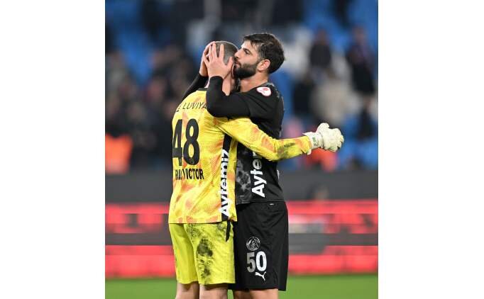 Fenerbah�e ve Galatasaray'da ortak hedef: �mit Akda�