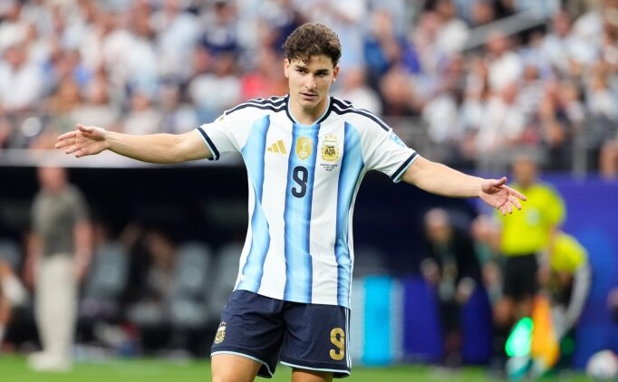 Barcelona'dan Julian Alvarez i�in yeni teklif haz�rl���