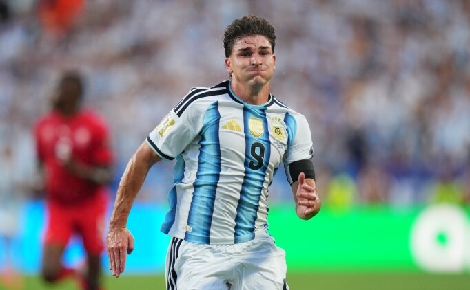 Barcelona'dan Julian Alvarez a��klamas�