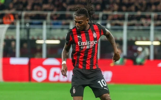 Rafael Leao i�in transfer g�r��mesi