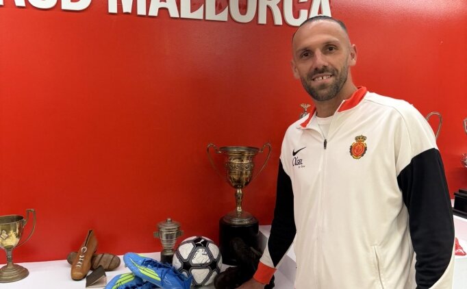 Vedat Muriqi, kramponlar�n� m�zeye ba���lad�!