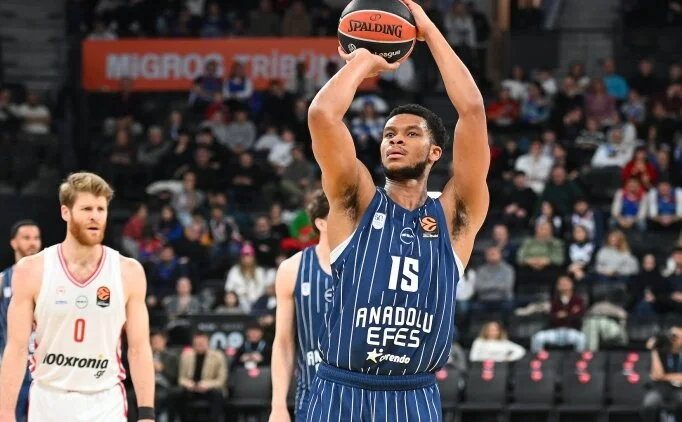 Anadolu Efes'in k�t� serisi bitmiyor! 