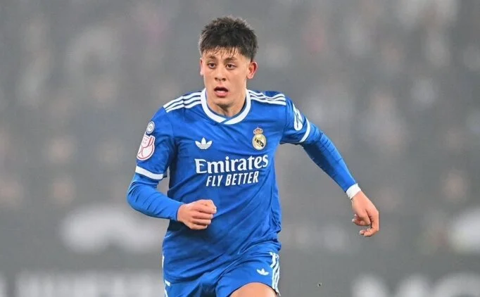 Real Madrid'e bir darbe daha! Kral Kupas� da gitti!