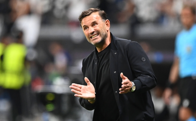 Okan Buruk, iki ayr�l��� a��klad�!