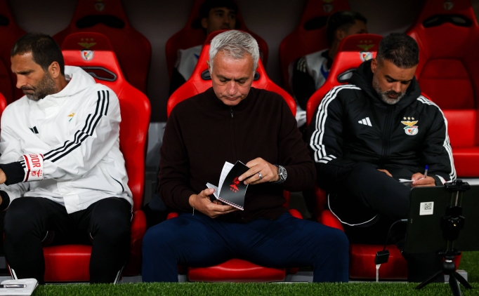 Benfica, Santa Clara deplasman�nda hata yapmad�