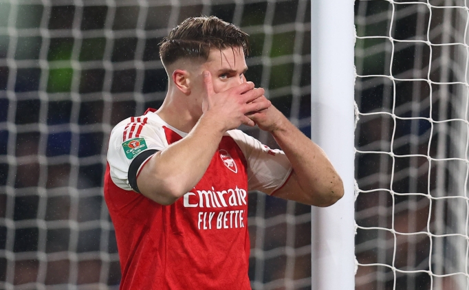 Arsenal'den final i�in ilk ad�m!