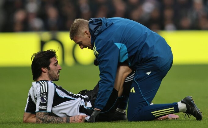 FIFA'dan yeni kural: Sakatlanan oyuncu 1 dakika d��ar�da kalacak