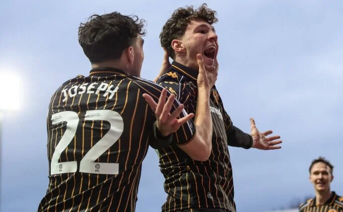 Hull City, Premier Lig'e ko�uyor!