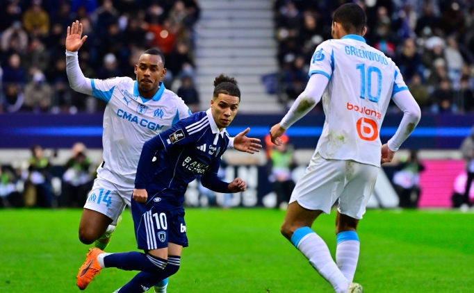 Marsilya, Paris kar��s�nda 0-2'yi koruyamad�!