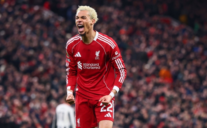 Liverpool, ligde be� hafta sonra kazand�