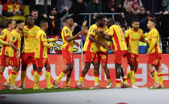 Lens, liderli�i b�rakmad�! �� golle galip geldi