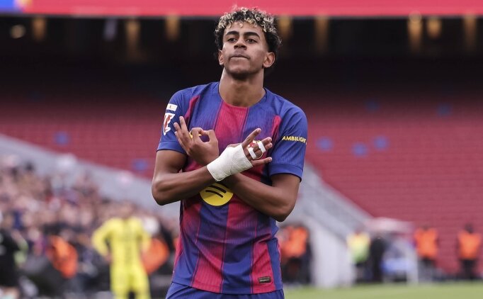 Barcelona, zorlu viraj� d�nd�; koltu�u korudu