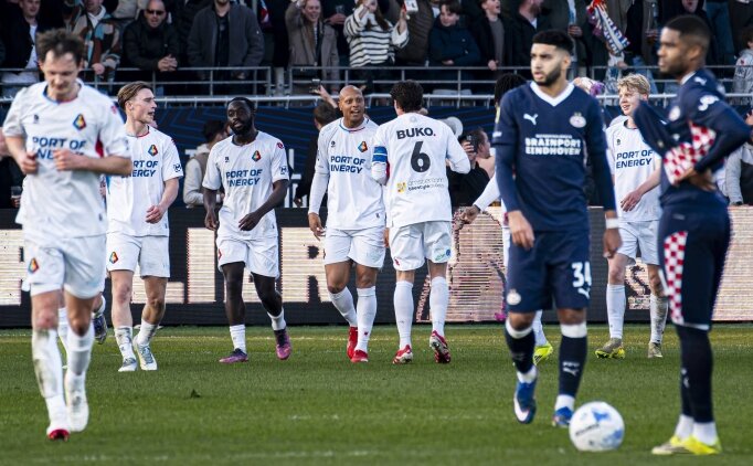 PSV'den �ampiyonluk ilan�na erteleme!