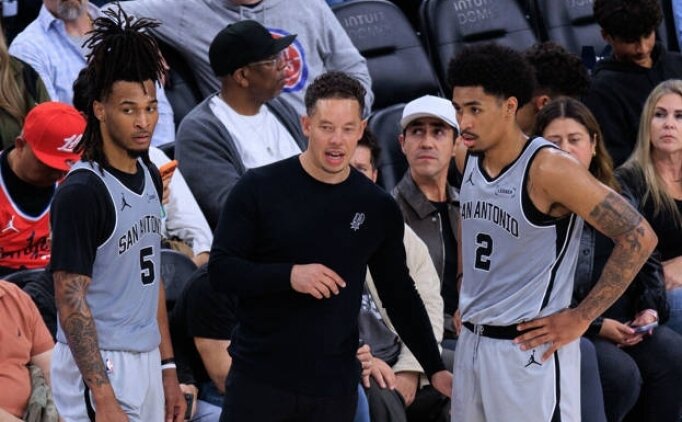 NBA'de Spurs, Bat� Konferans� finaline y�kseldi