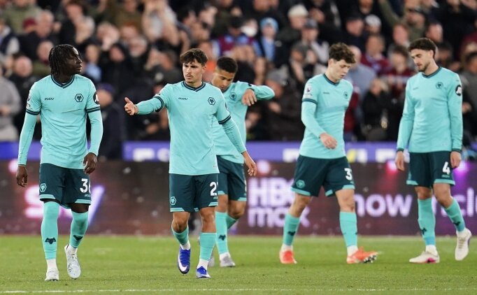 Ba�ar�dan ��k��e: Wolverhampton'un 7 y�ll�k eriyi�i!