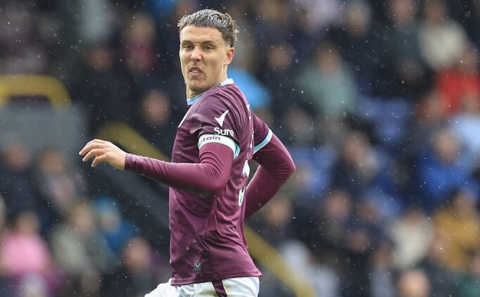 Premier Lig'de kaleler �a�t�!