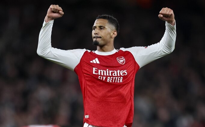 Arsenal, sahas�nda yar� final biletini kapt�!