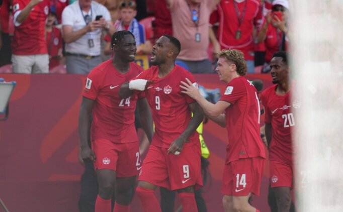 Cyle Larin tarihe ge�ti! Kanada ve Bosna Hersek yeni�emedi!