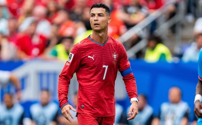 Cristiano Ronaldo tarih yazd�!