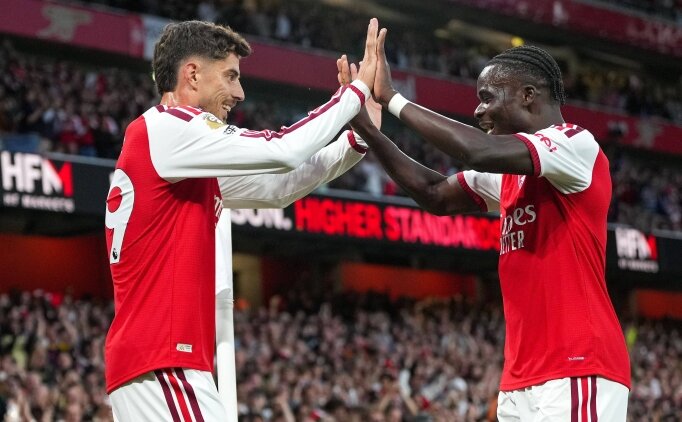 Son �ampiyon Arsenal, �� golle �� puan� ald�