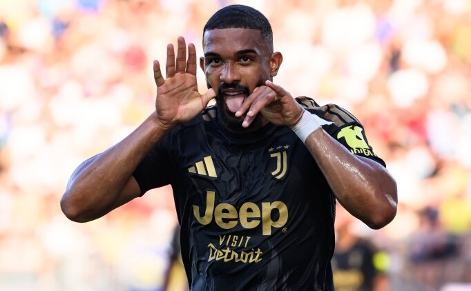 Juventus 3 puanla ba�lad�