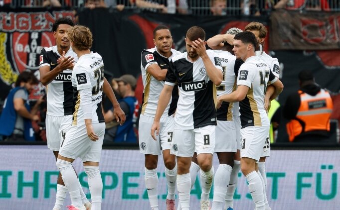 Bayer Leverkusen'e ilk hafta �oku!