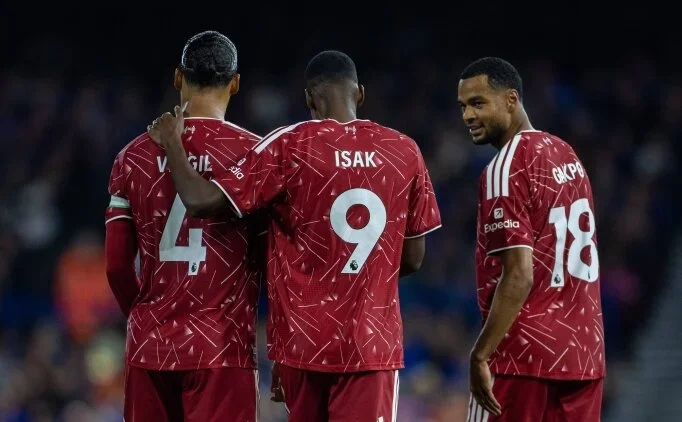 Liverpool, ligde galibiyetle tan��t�