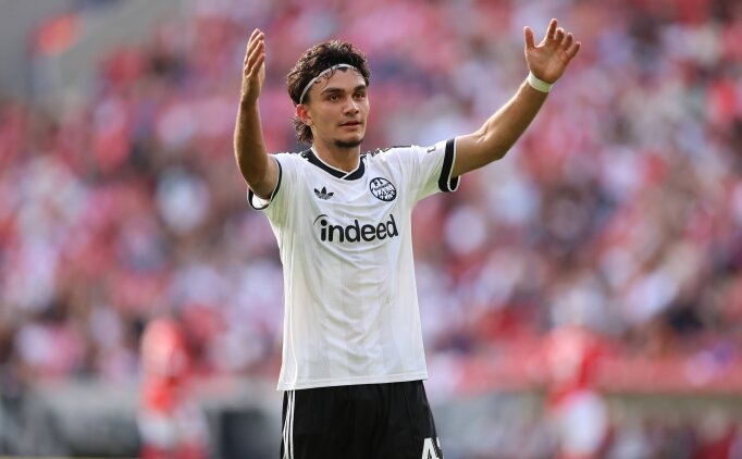 Can Uzun duble yapt�, Frankfurt �� golle kazand�