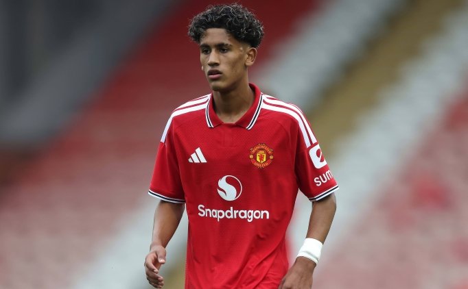 Manchester United'da JJ Gabriel yol ayr�m�nda