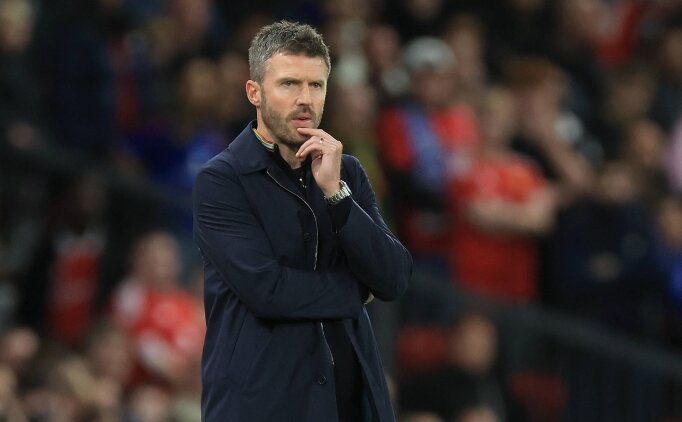 Manchester United'da Michael Carrick ile '�imdilik' devam!