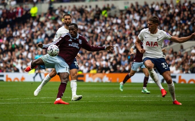 Aston Villa ilk kez g�ld�, Tottenham golle tan��t�!
