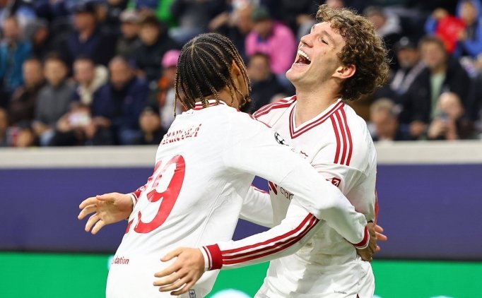 �ampiyonlar Ligi'nde m�thi� d�ello: 9 gol at�ld�!