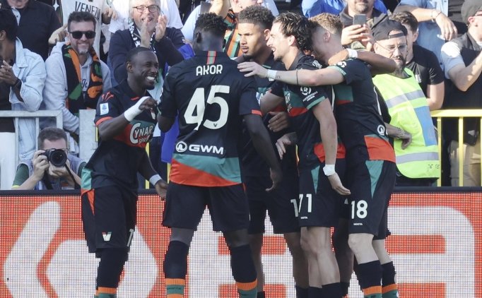 Venezia, Napoli'yi devirerek sezonun ilk galibiyetini ald�!