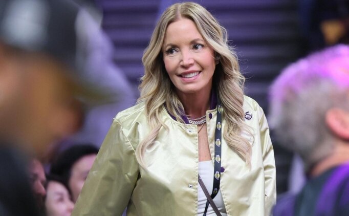 Buss ailesinde Lakers krizi: Karde�lerinden Jeanie'ye itiraz