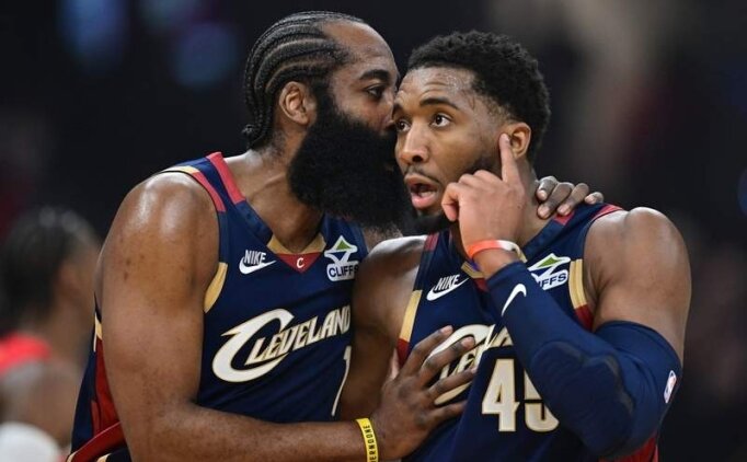 Harden ve Mitchell ikilisi, Cleveland'dan ayr�lmaya niyetli de�il