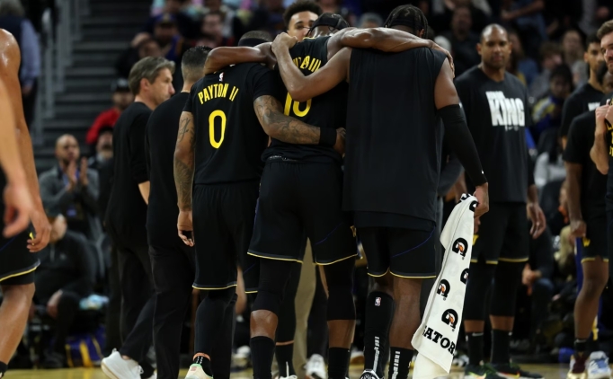 Jimmy Butler, �apraz ba� y�rt���yla sezonu kapatt�