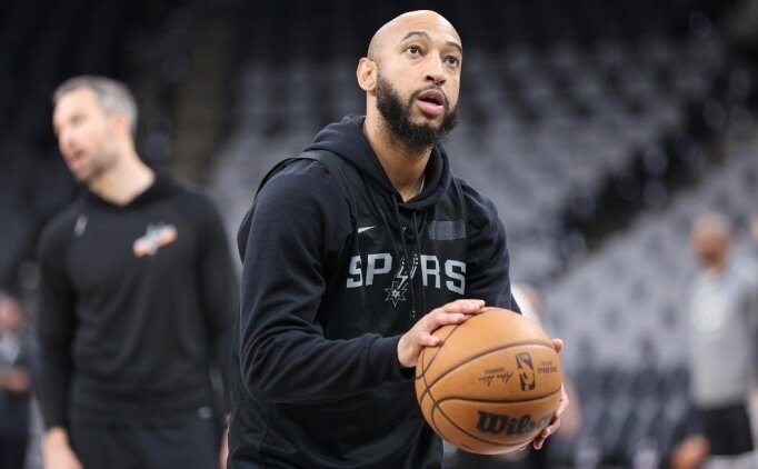 Jordan McLaughlin, Spurs ile yeniden anla�t�