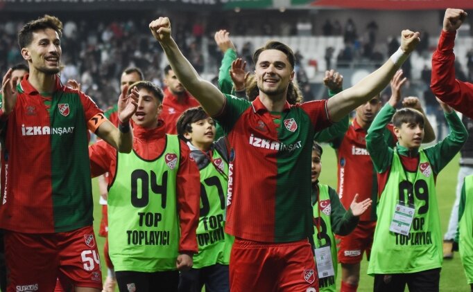 Kar��yaka'da hedef Ayval�k'a kar�� 3 puan