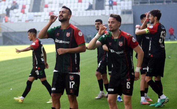 Kar��yaka'da i� transfer mesaisi!
