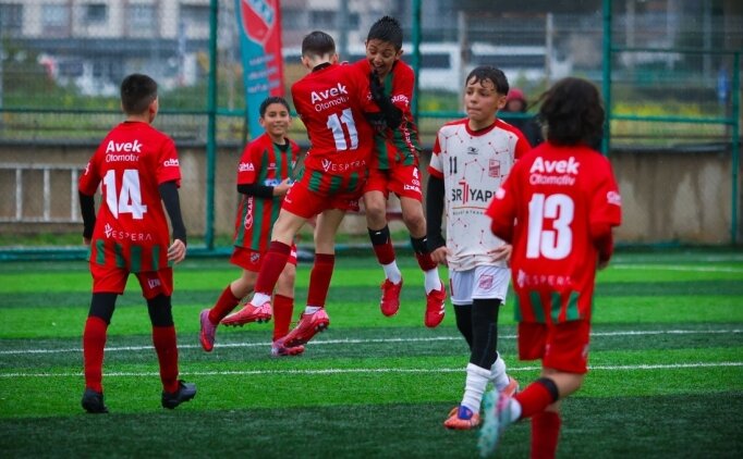 Kar��yaka'da G�khan �ensan turnuvas�