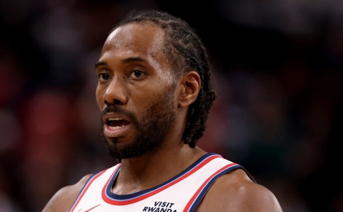 Raptors, Kawhi Leonard'la iki y�ll�k 115 milyon dolarl�k uzatma konusunda anla�t�